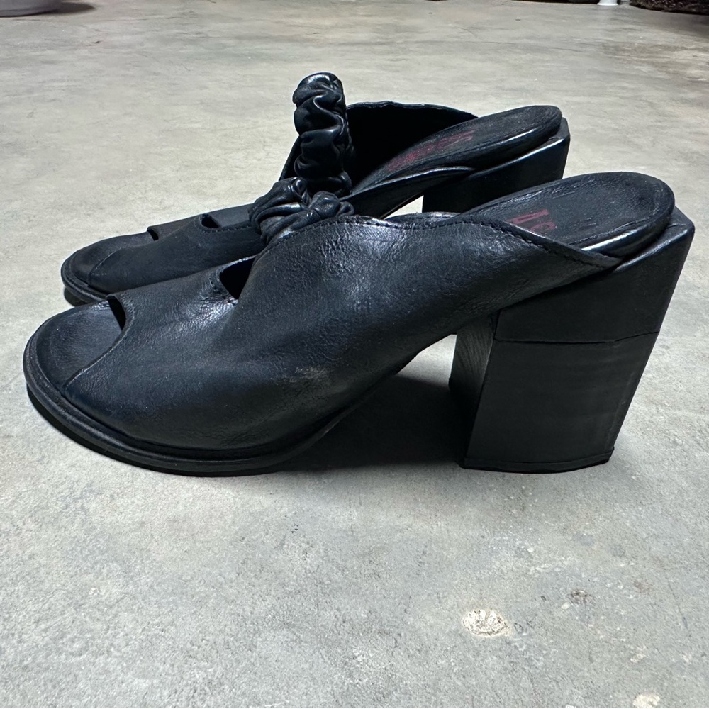 EUC WOMEN'S LEATHER CLOG AS98 BLACK 37EU